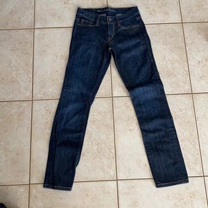 Levi’s mid rise straight jeans